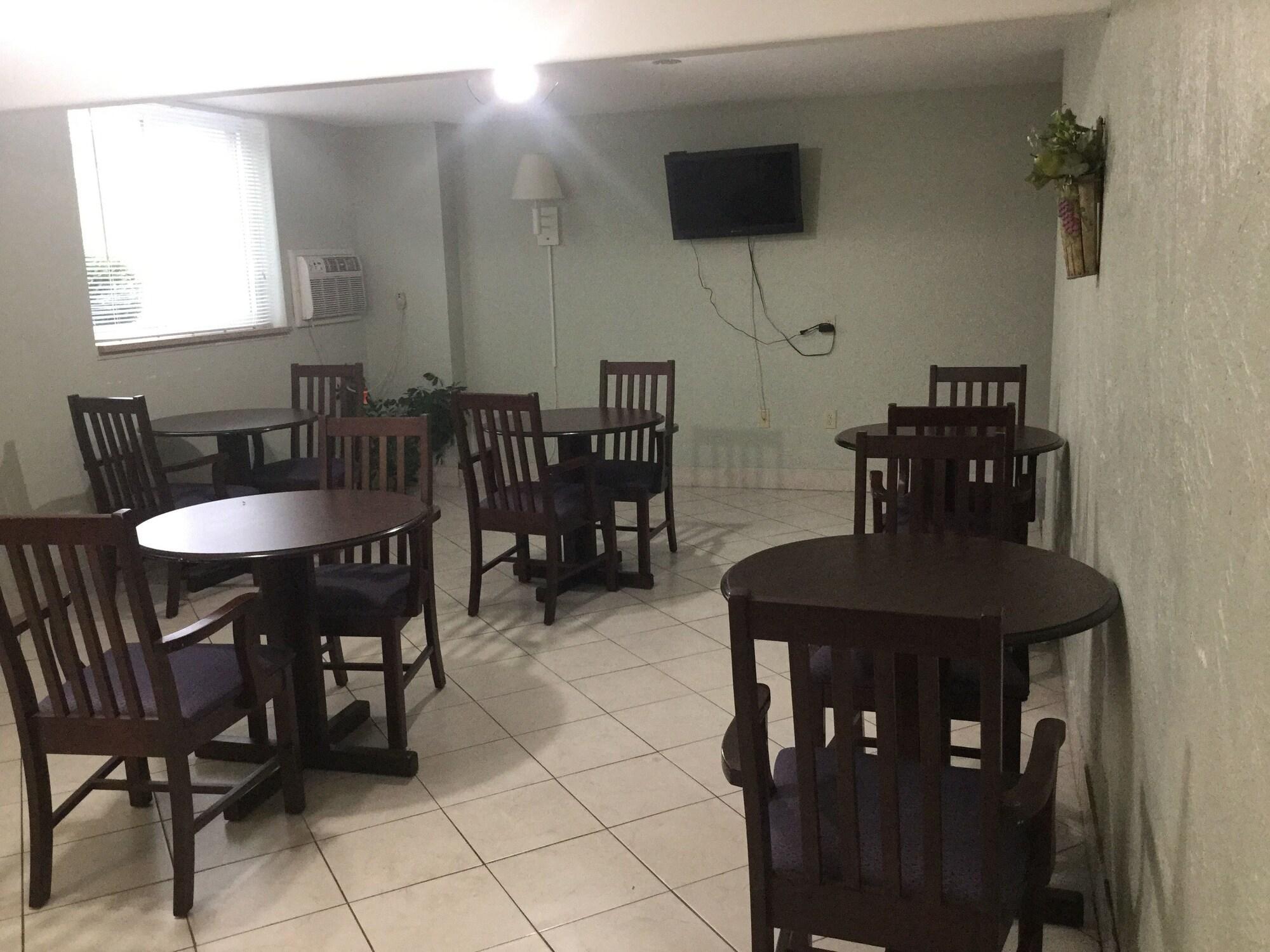Americas Best Value Inn Jefferson City Exterior foto
