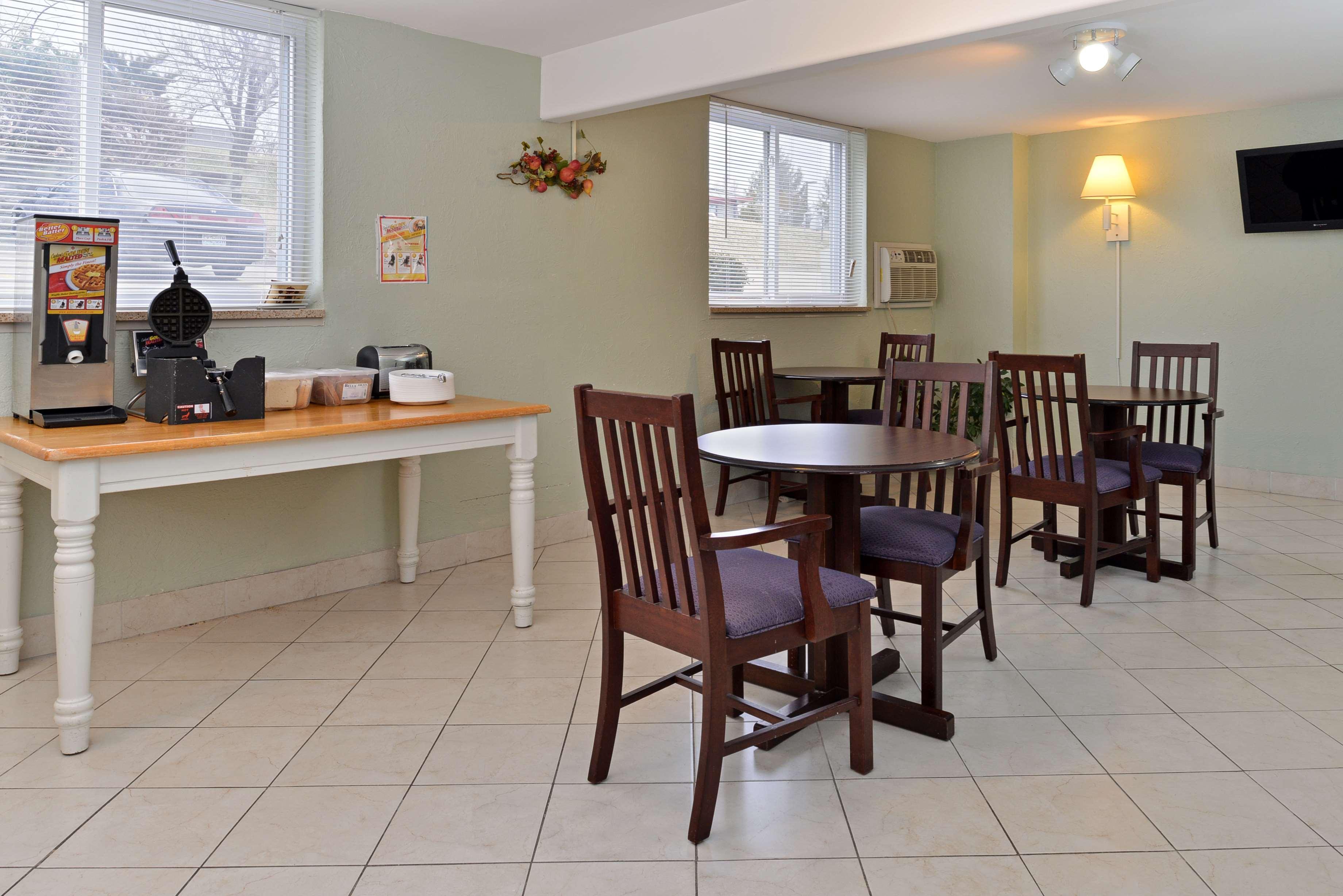 Americas Best Value Inn Jefferson City Exterior foto