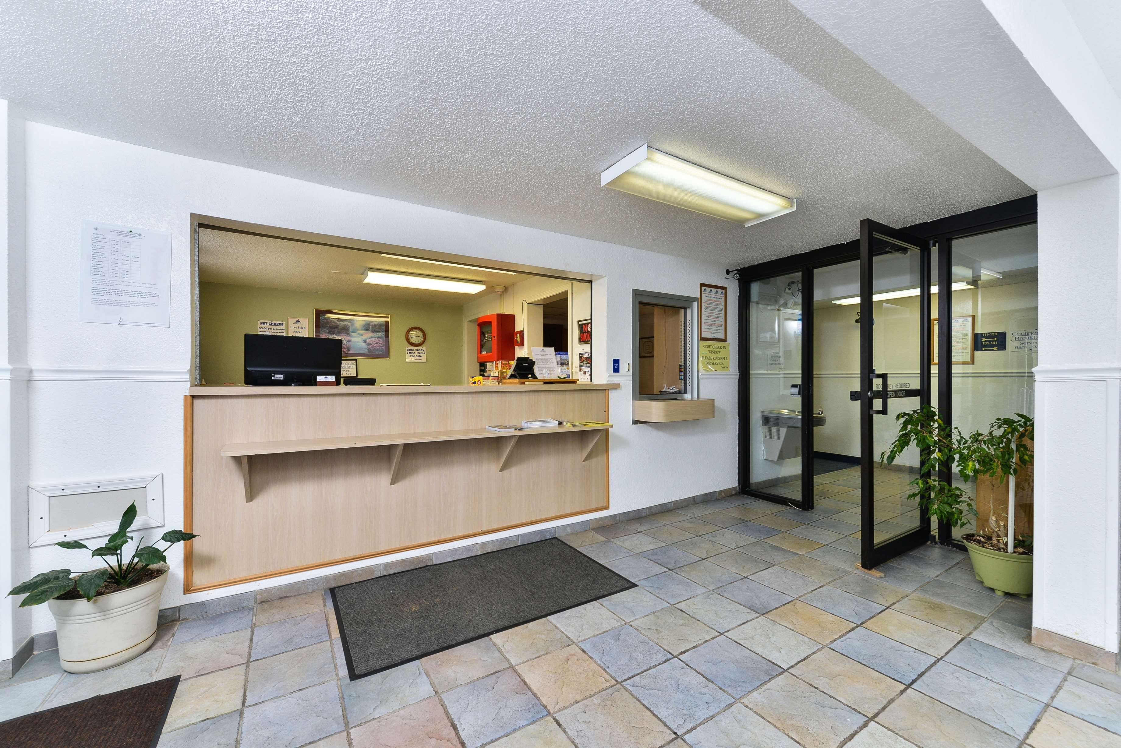 Americas Best Value Inn Jefferson City Exterior foto
