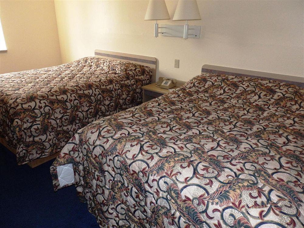 Americas Best Value Inn Jefferson City Exterior foto