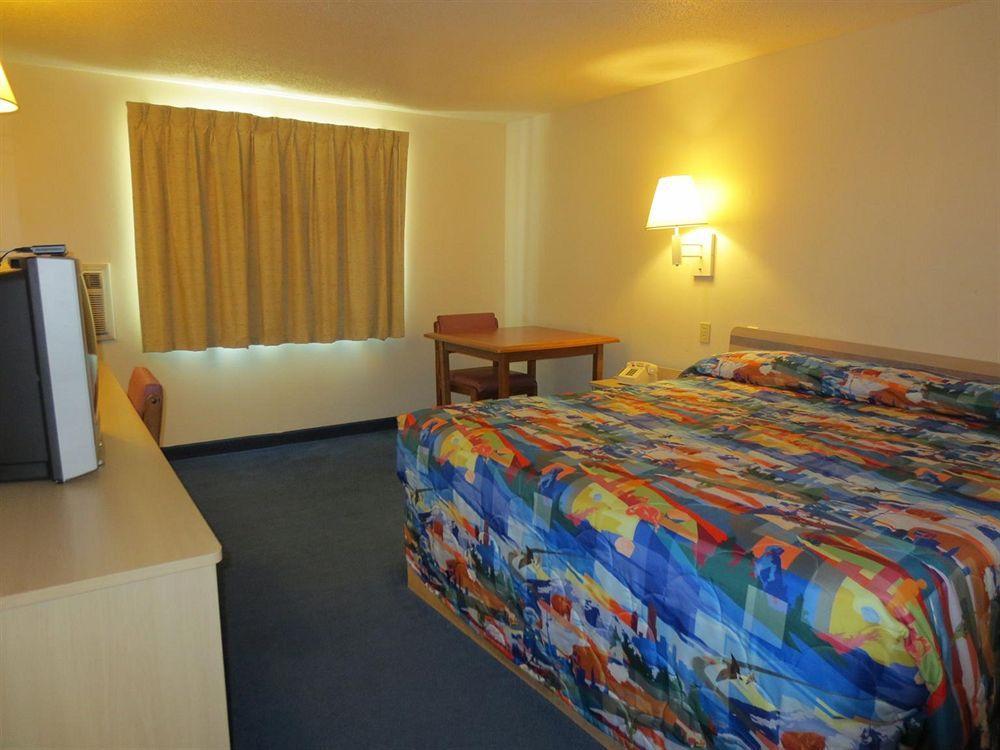 Americas Best Value Inn Jefferson City Exterior foto