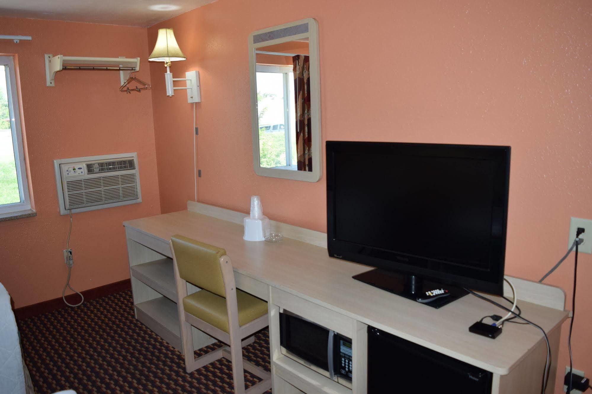 Americas Best Value Inn Jefferson City Exterior foto