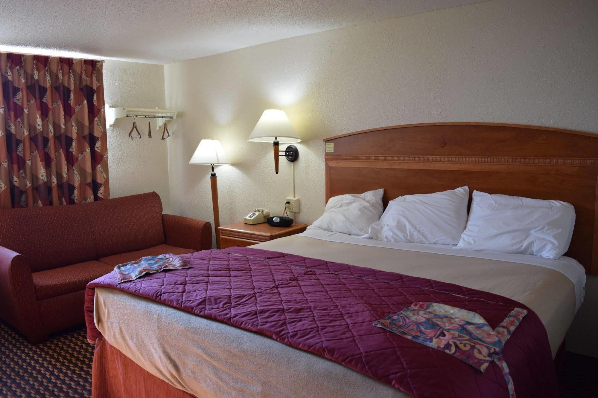 Americas Best Value Inn Jefferson City Exterior foto