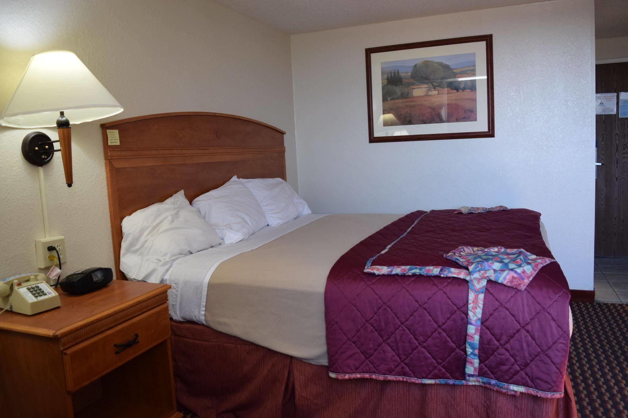Americas Best Value Inn Jefferson City Exterior foto