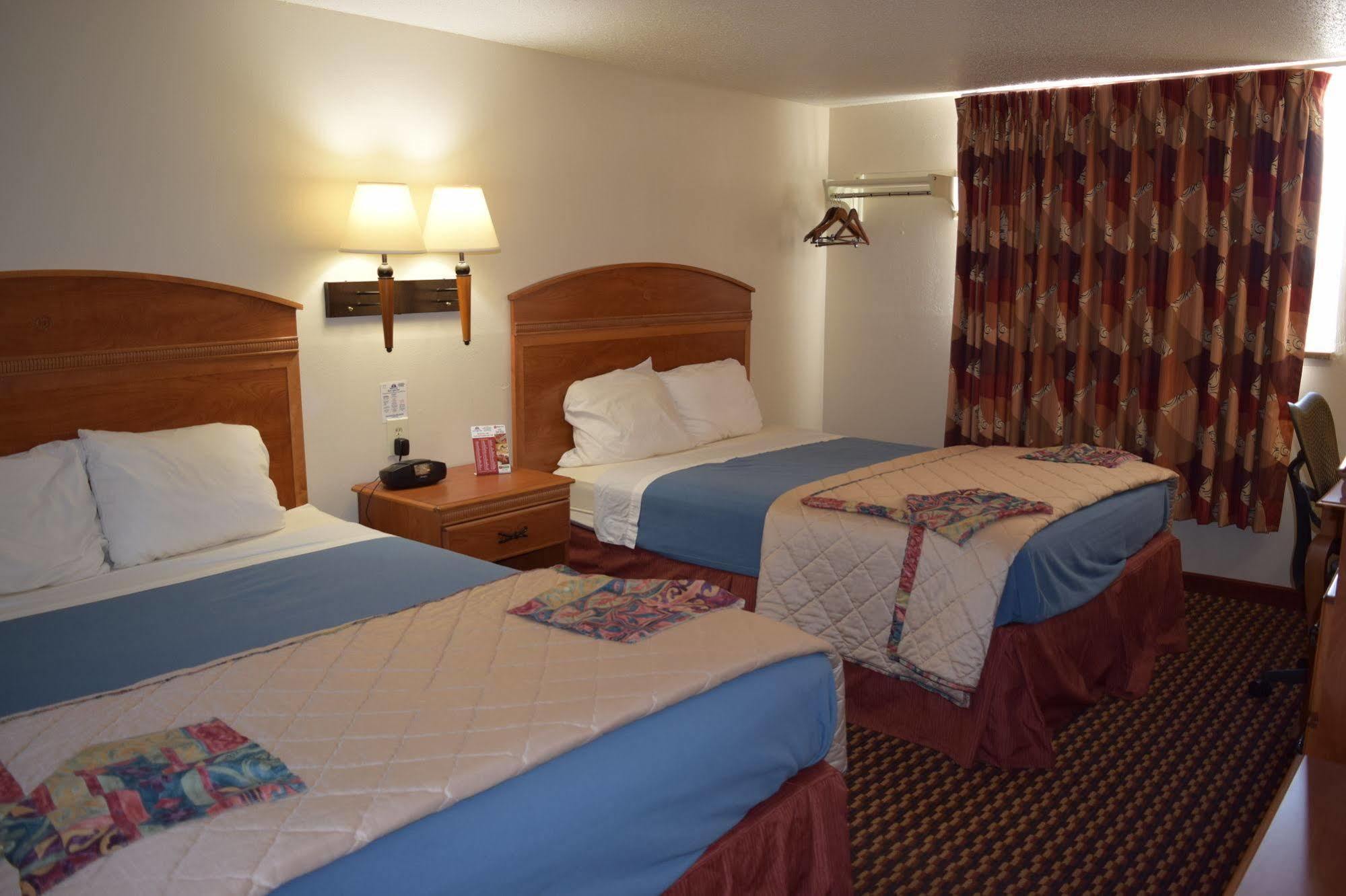 Americas Best Value Inn Jefferson City Exterior foto