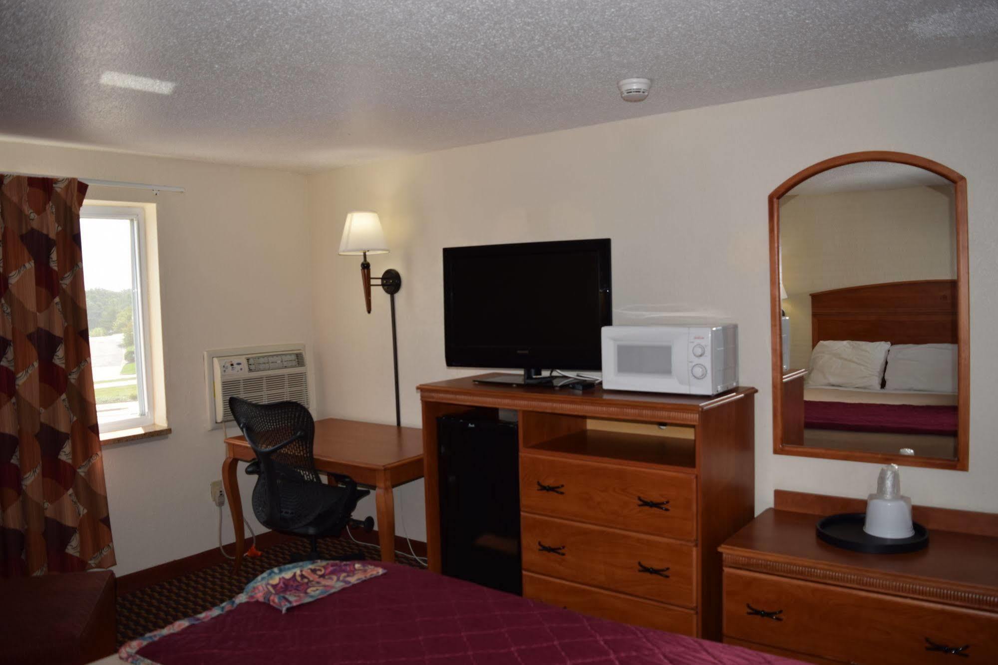 Americas Best Value Inn Jefferson City Exterior foto