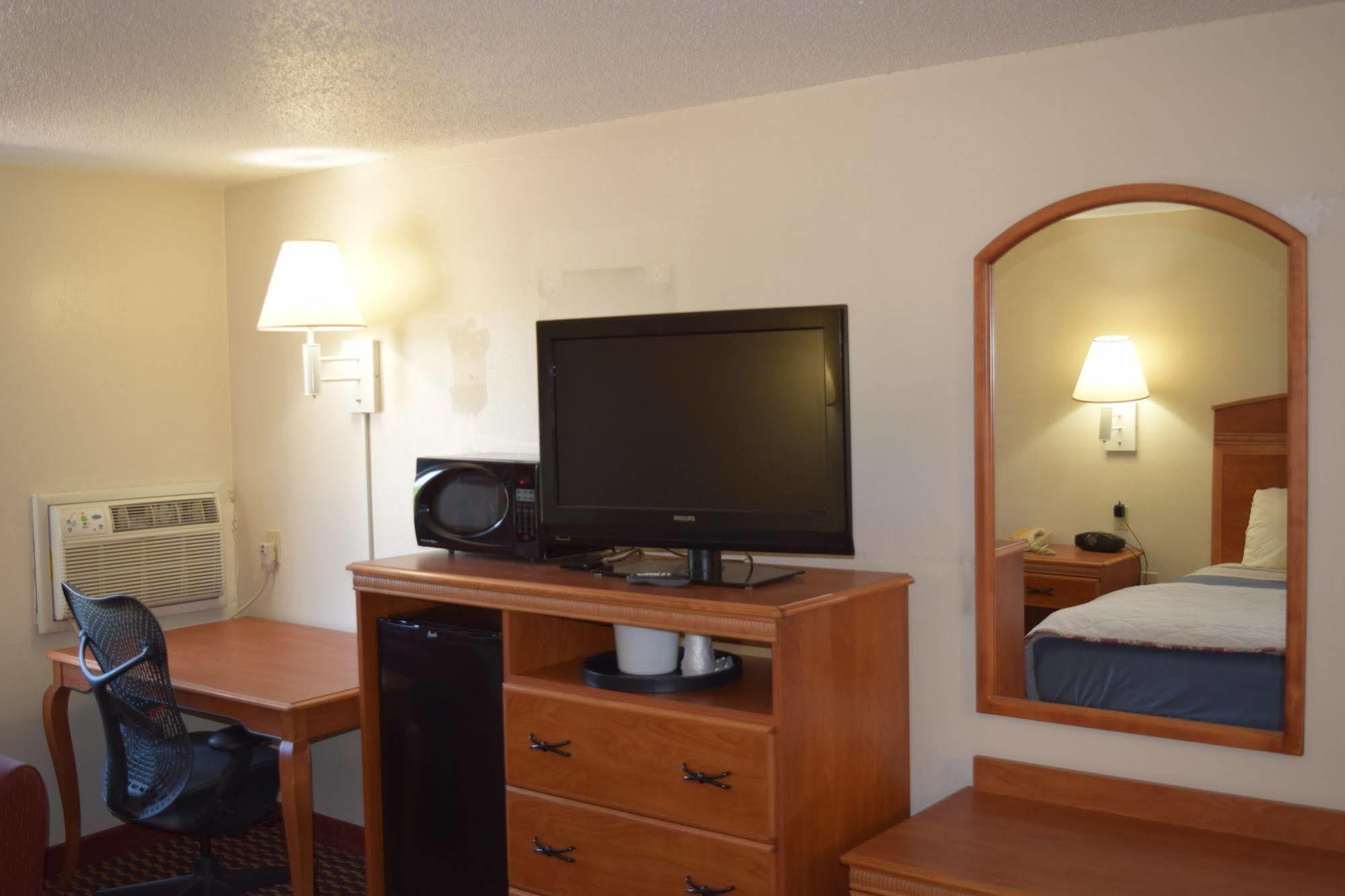 Americas Best Value Inn Jefferson City Exterior foto
